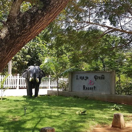 Lokuge Grand Resort Kataragama Eksteriør bilde
