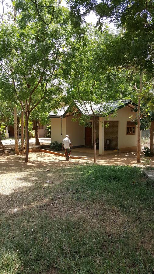 Lokuge Grand Resort Kataragama Eksteriør bilde