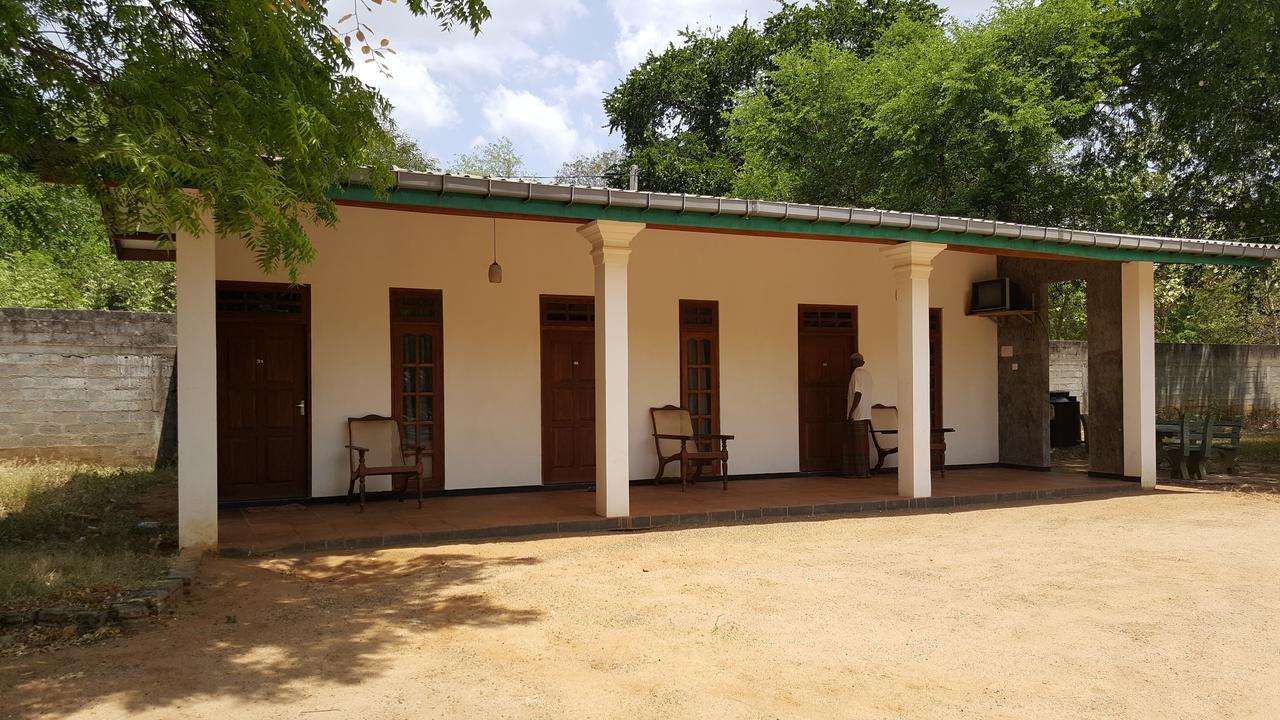 Lokuge Grand Resort Kataragama Eksteriør bilde