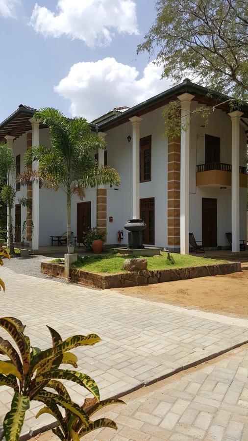 Lokuge Grand Resort Kataragama Eksteriør bilde
